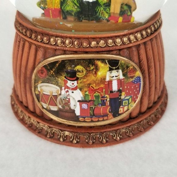 Musical Snow Globe Nutcrackers Twelve Days of Christmas 2012 Glitter Dome - Picture 3 of 5